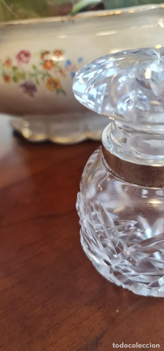 Antig&uuml;edades: Botella de perfume en cristal y boca de plata - Foto 3