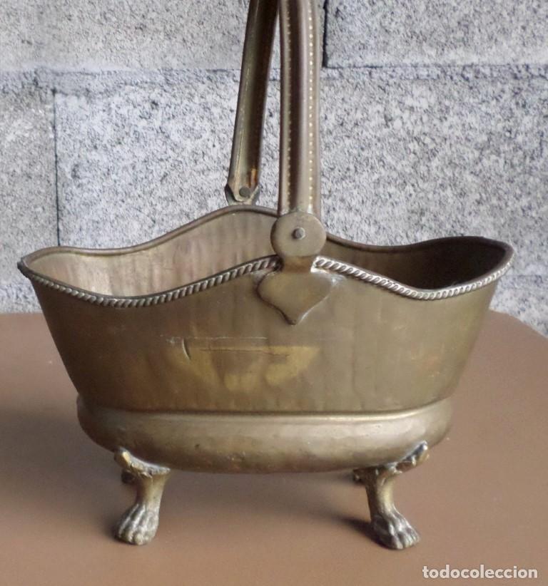 Antig&uuml;edades: CESTA DE LATON - Patas de garra - Foto 2