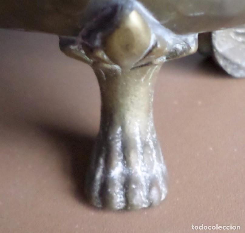 Antig&uuml;edades: CESTA DE LATON - Patas de garra - Foto 4