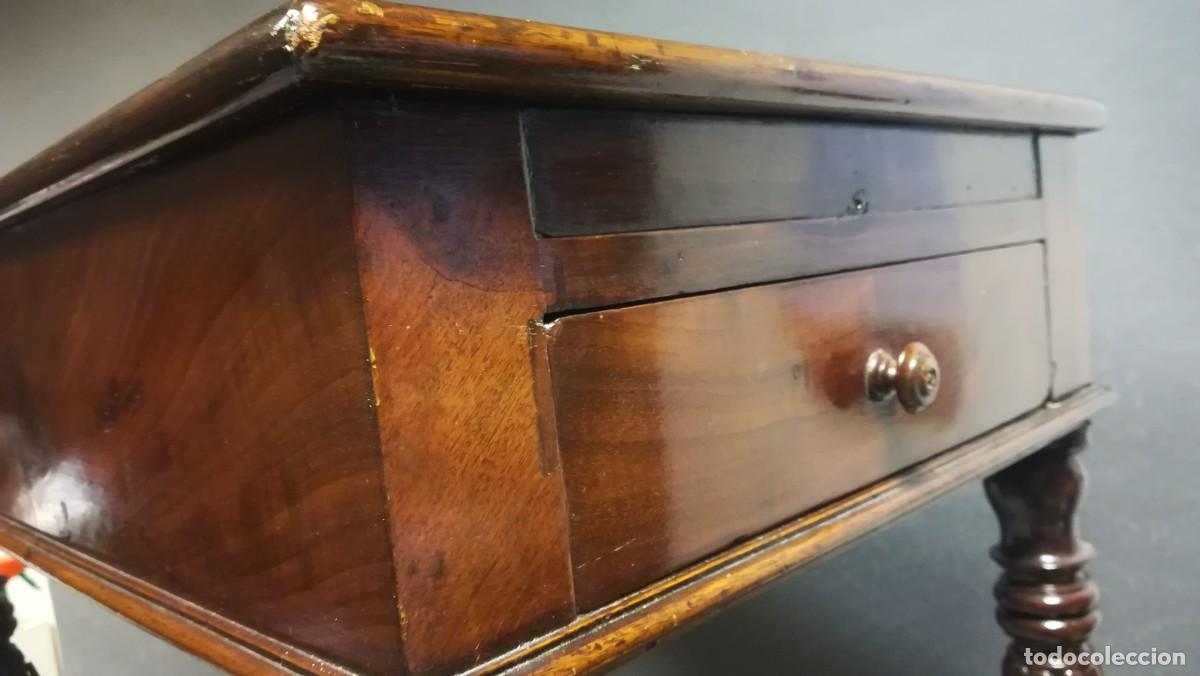 Antig&uuml;edades: MESA AUXILIAR LUIS PHILIPPE DE MADERA DE CAOBA CON CAJON - Foto 5