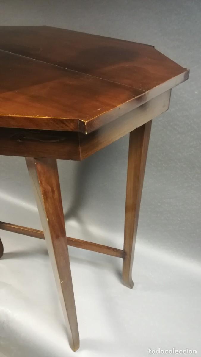 Antig&uuml;edades: MESA AUXILIAR OCTOGONAL DE CAOBA - Foto 7