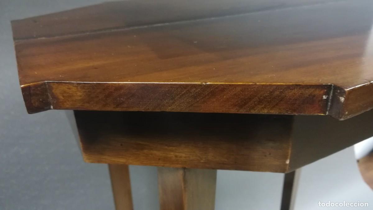 Antig&uuml;edades: MESA AUXILIAR OCTOGONAL DE CAOBA - Foto 8