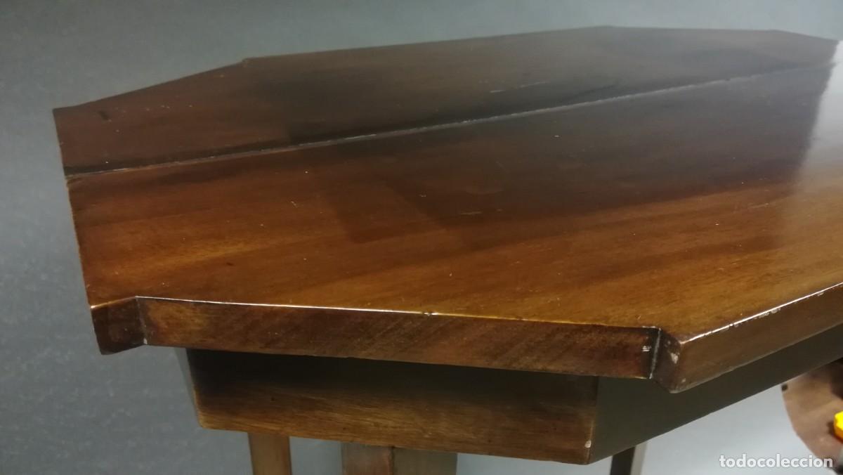 Antig&uuml;edades: MESA AUXILIAR OCTOGONAL DE CAOBA - Foto 9
