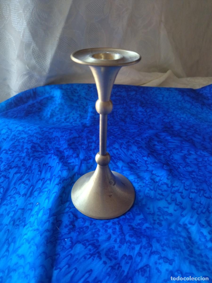 Antig&uuml;edades: Bonito candelabro de 1 vela de lat&oacute;n. - Foto 1