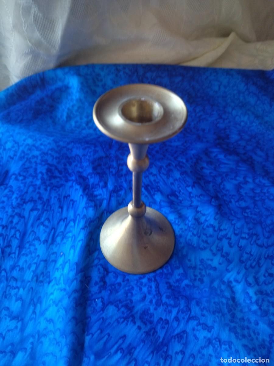 Antig&uuml;edades: Bonito candelabro de 1 vela de lat&oacute;n. - Foto 3