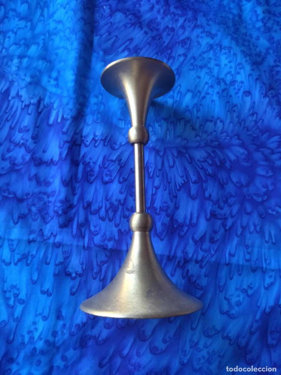 Antig&uuml;edades: Bonito candelabro de 1 vela de lat&oacute;n. - Foto 4