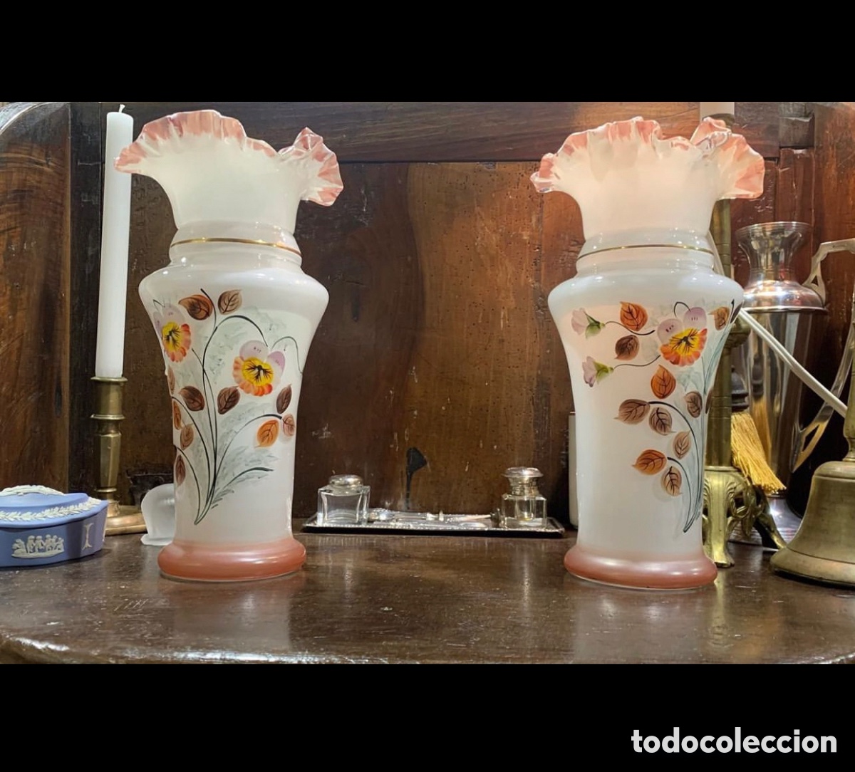 Antig&uuml;edades: Jarrones de opalina. S.XIX - Foto 1