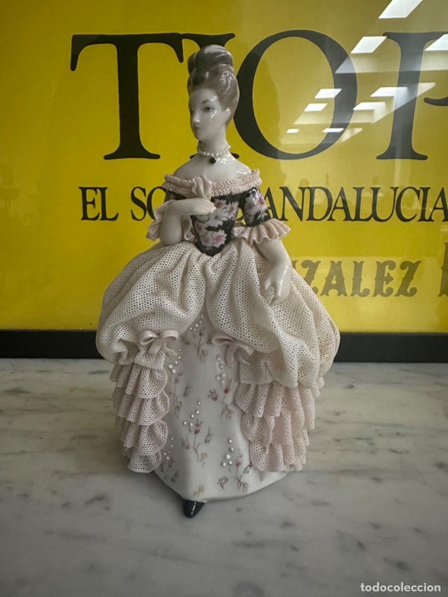 Antig&uuml;edades: Dama lladro descatalogada - Foto 1