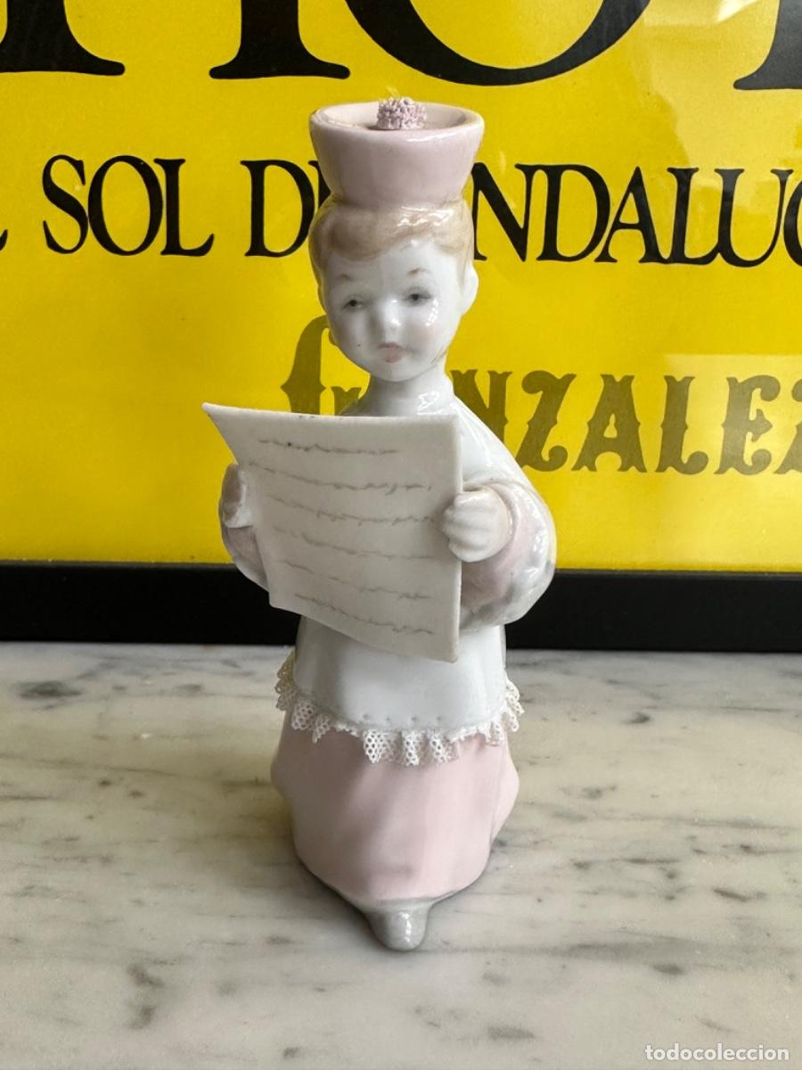 Antig&uuml;edades: Monaguillo leyendo lladro - Foto 1