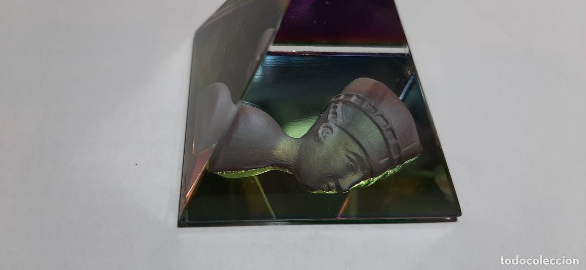 Antig&uuml;edades: Pir&aacute;mide de cristal Nefertiti - Foto 7