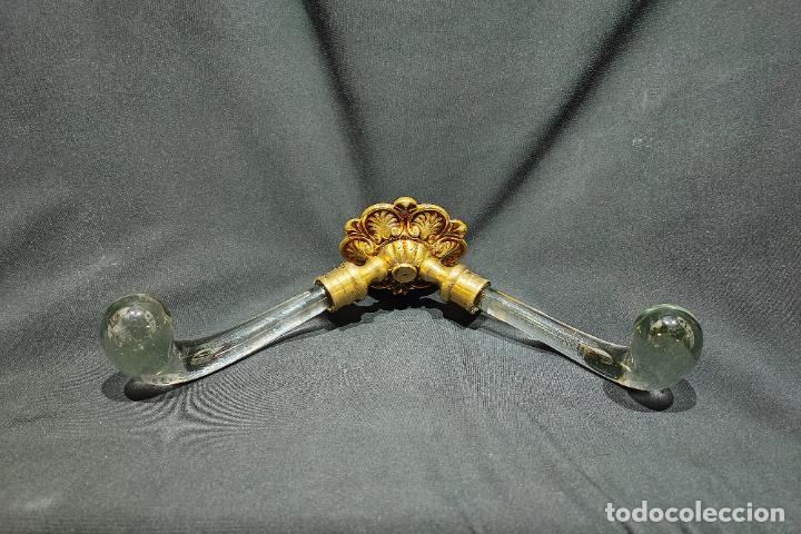Antig&uuml;edades: MAGNIFICA PERCHA DOBLE EN BRONCE Y CRISTAL - Foto 3