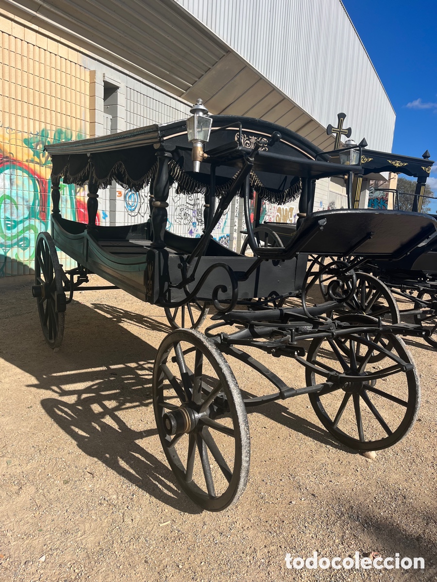Antig&uuml;edades: Carruaje f&uacute;nebre restaurado - Foto 1