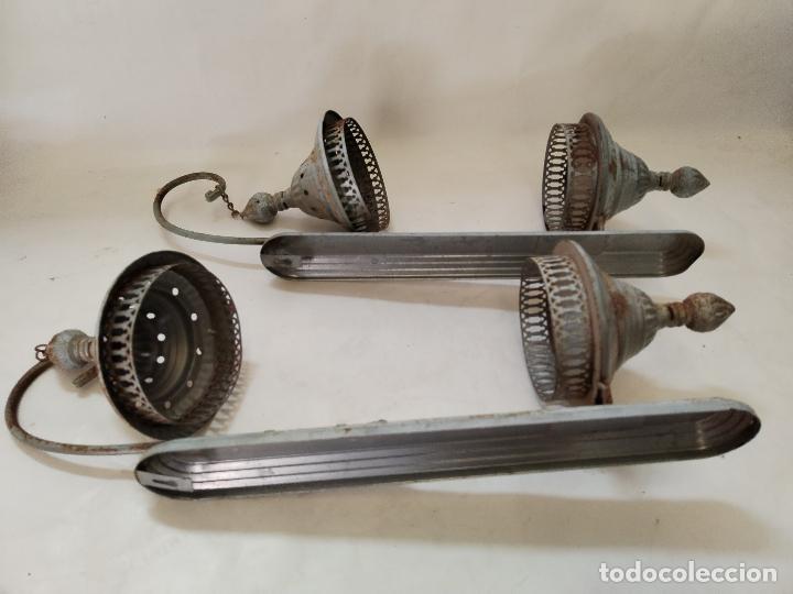 Antig&uuml;edades: pareja de apliques de metal - Foto 3