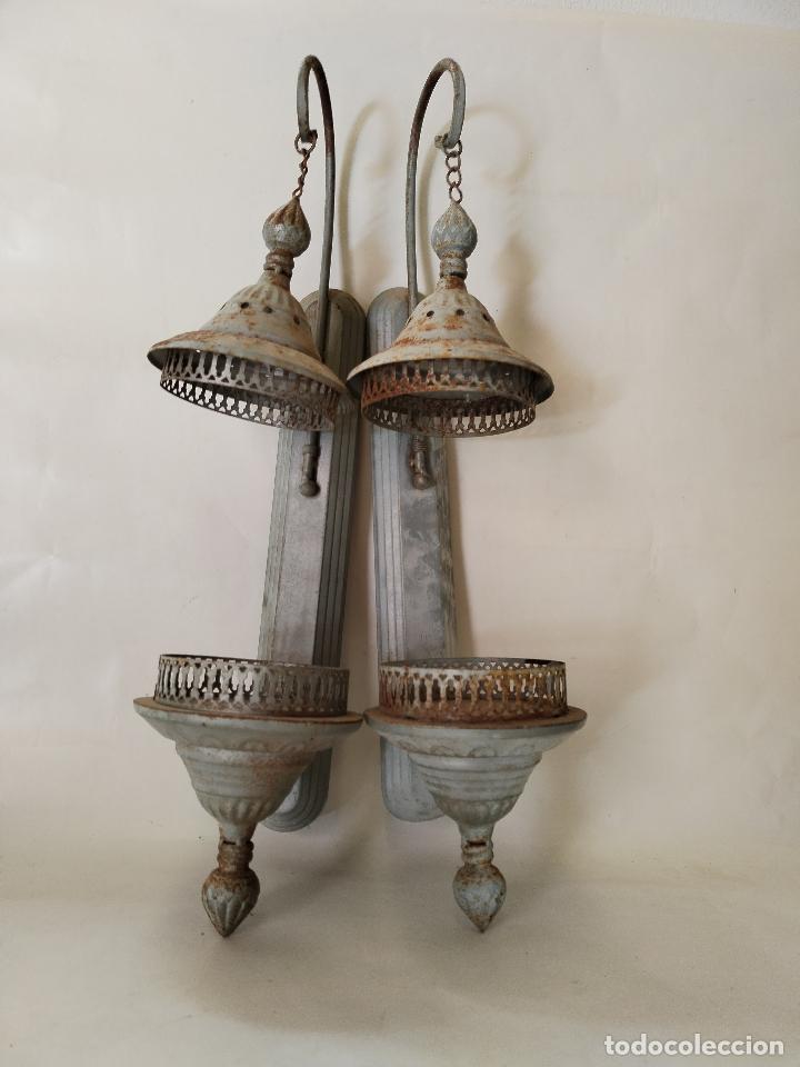 Antig&uuml;edades: pareja de apliques de metal - Foto 1