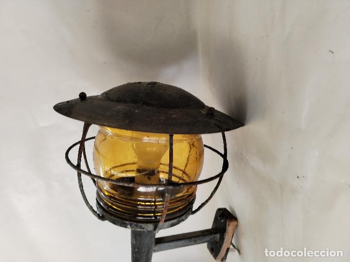 Antig&uuml;edades: aplique de forja y cristal de color ambar - Foto 8