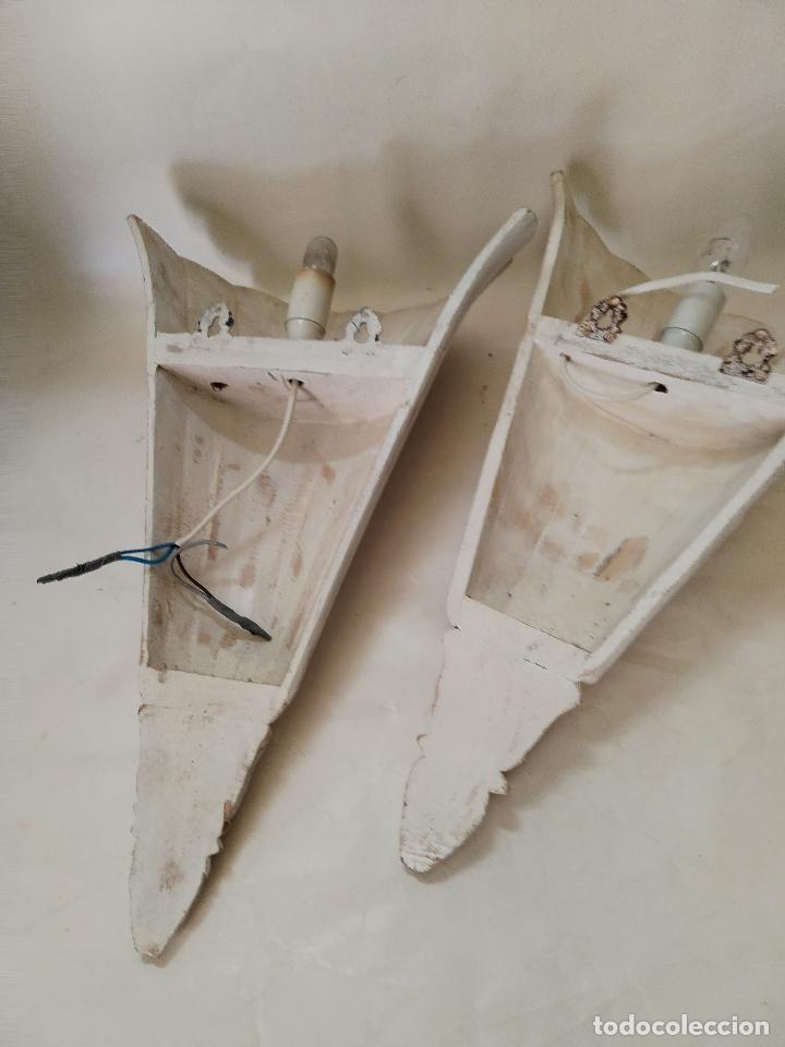 Antig&uuml;edades: pareja de apliques de madera - Foto 6