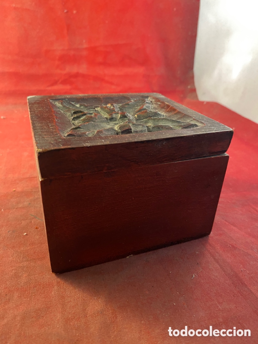 Antig&uuml;edades: Caja de madera - Foto 1