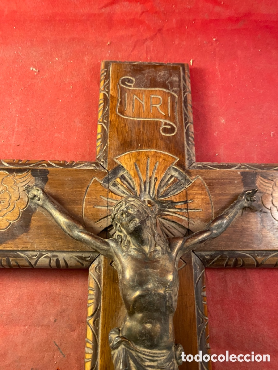 Antig&uuml;edades: Espectacular cristo de bronce y madera tallada - Foto 3