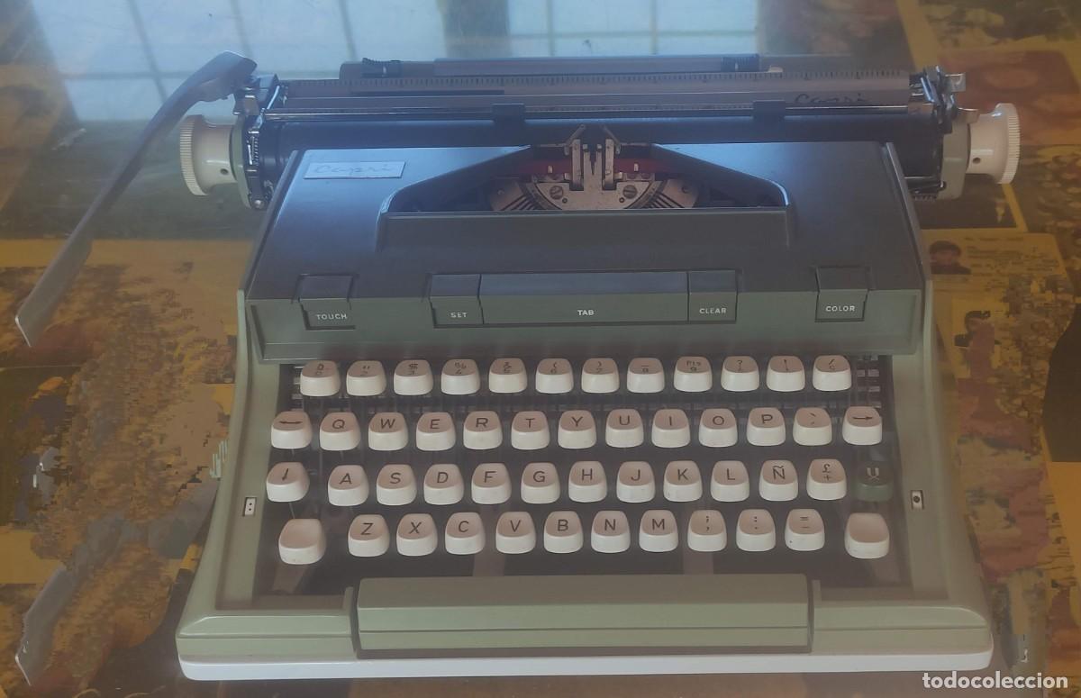 Antig&uuml;edades: MAQUINA DE ESCRIBIR CAPRI