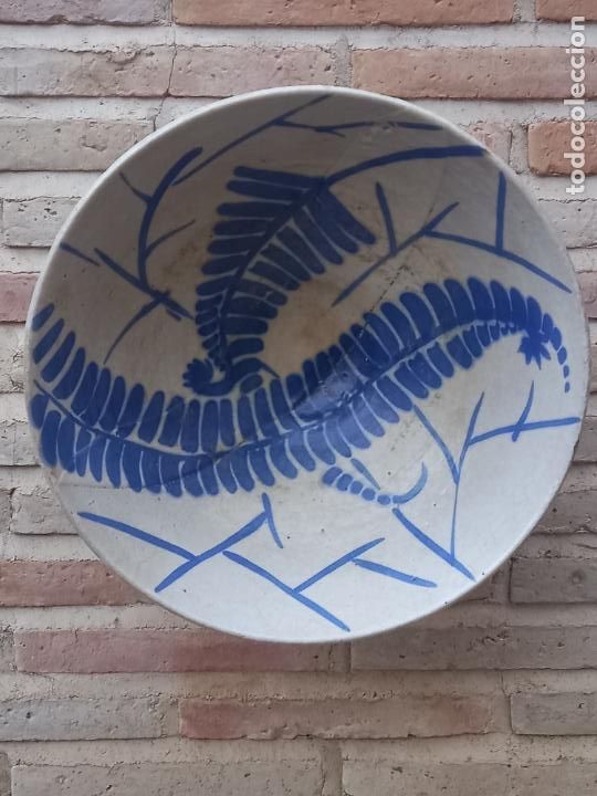 Antig&uuml;edades: GRAN CUENCO EN CERAMICA PINTADA Y VIDRIADA DE PUENTE DEL ARZOBISPO ( TOLEDO )