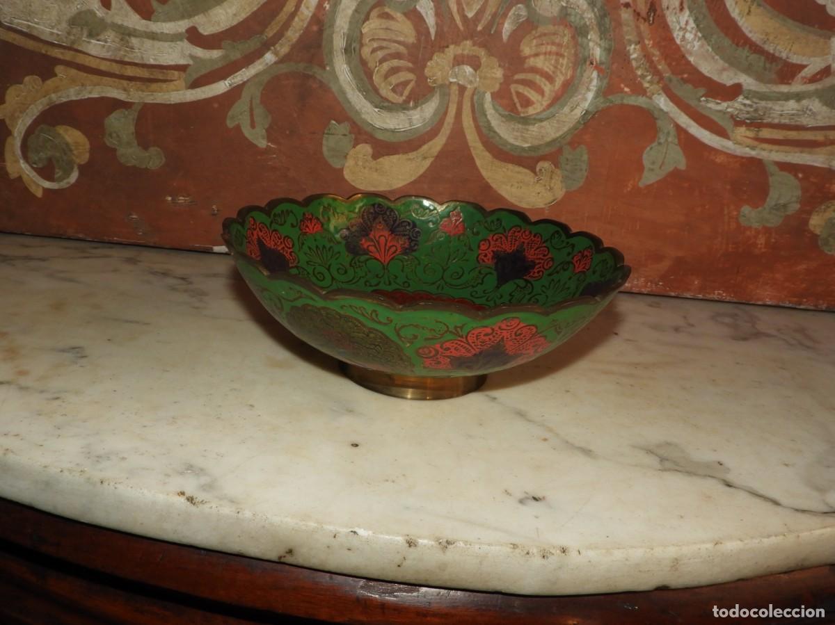 Antig&uuml;edades: CUENCO DE BRONCE CLOISONNE CON FORMA DE PAVO REAL - Foto 2