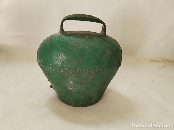 Antig&uuml;edades: antiguo cencerro - Foto 4
