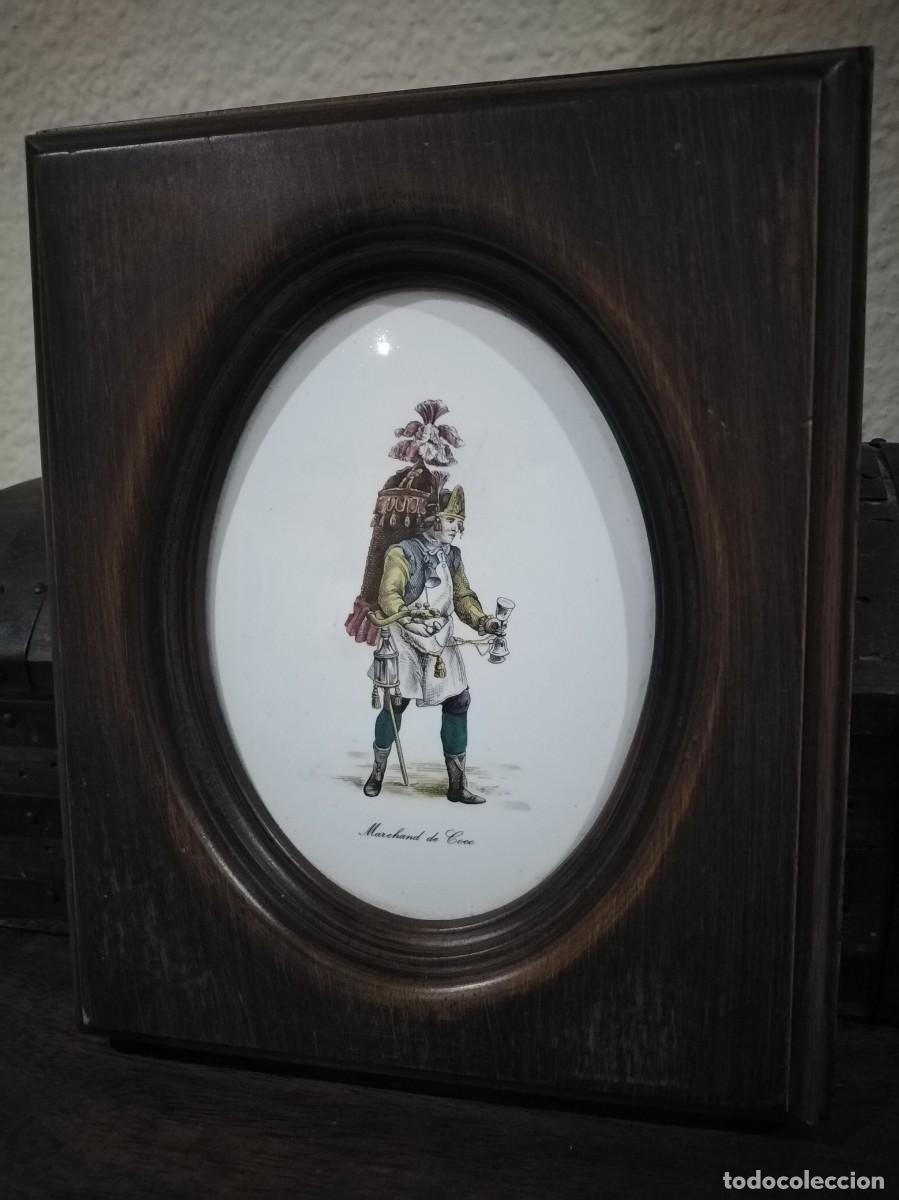 Antig&uuml;edades: Cuadro con placa de cer&aacute;mica de vendedor de coco. Marchand de Coco. Ver. - Foto 1