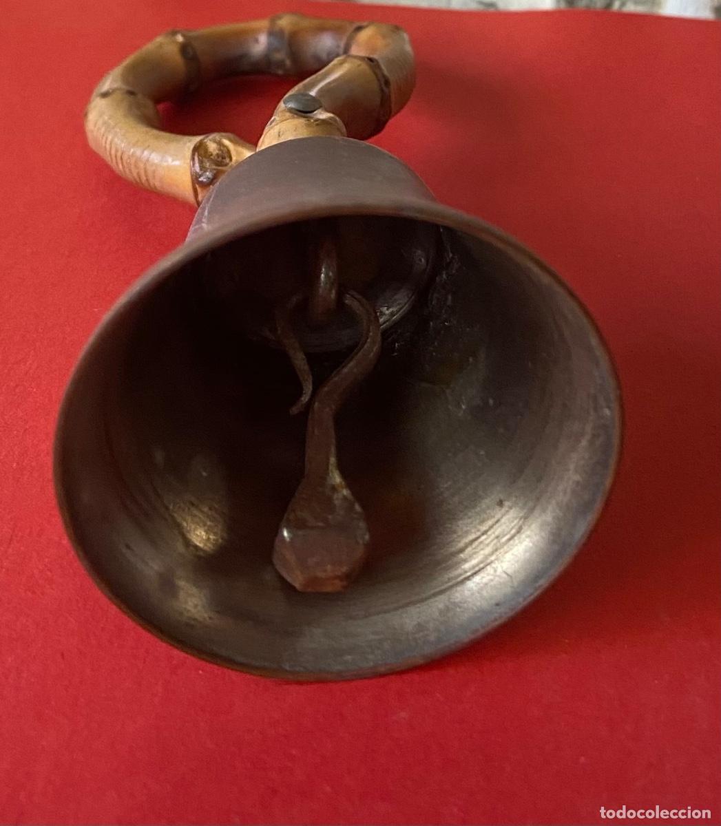 Antig&uuml;edades: 169- Campanilla de cobre y bamb&uacute;. - Foto 4