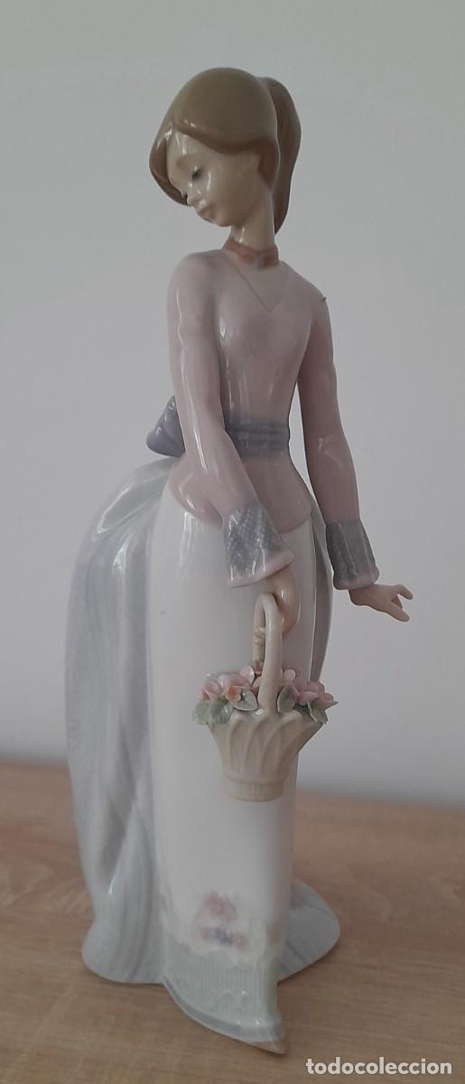 Antig&uuml;edades: FIGURA MUJER LLADR&Oacute; - Foto 1