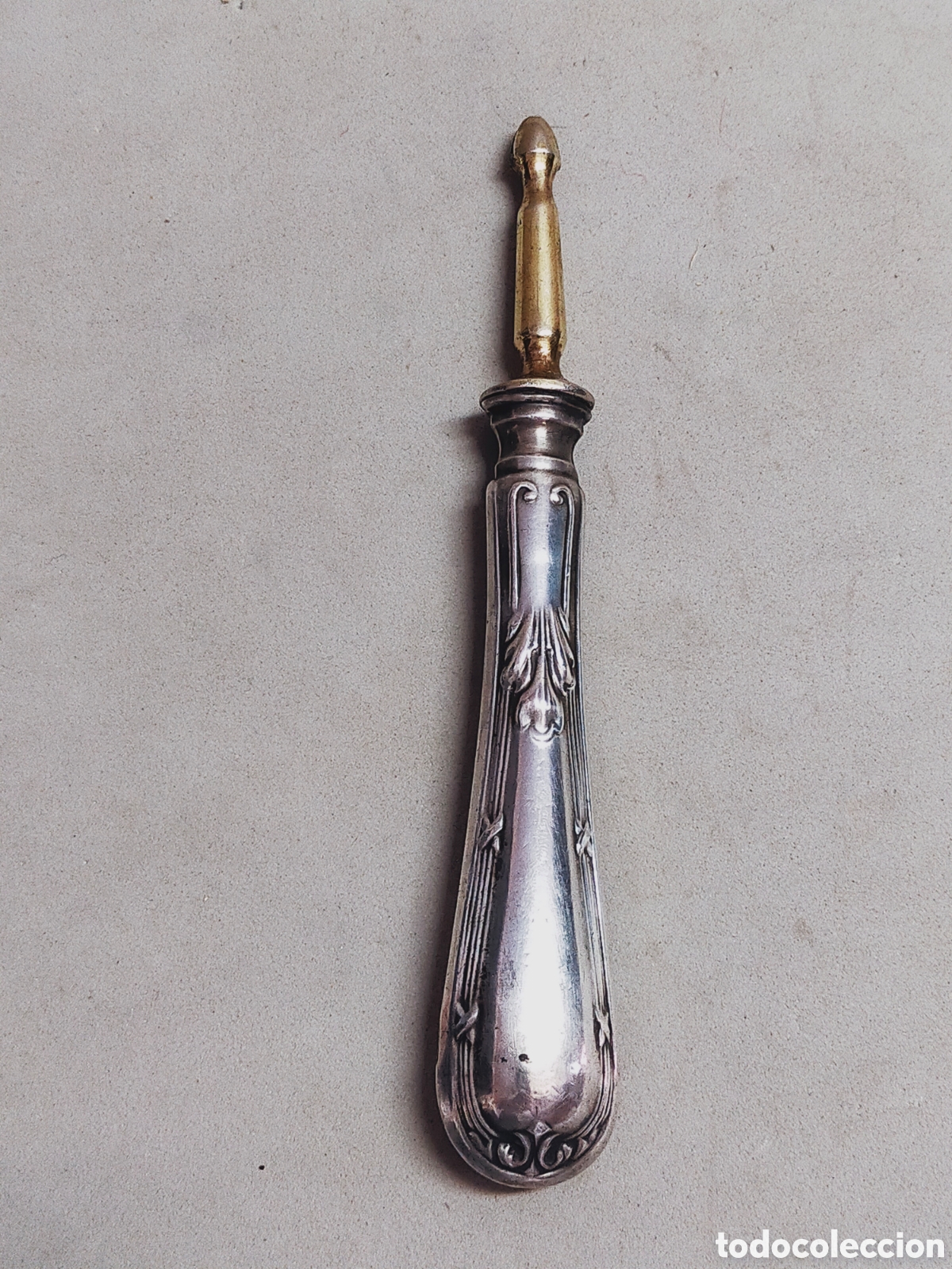 Antig&uuml;edades: MANGO DE CUBIERTO DE SERVIR EN PLATA. 15,5 CM. - Foto 1