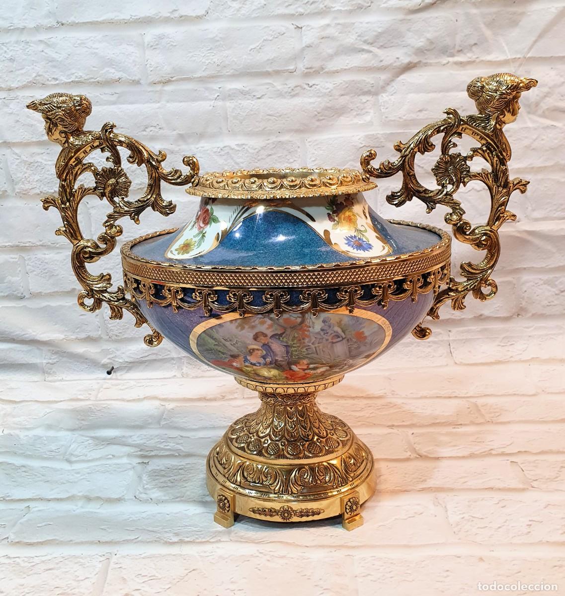 Antig&uuml;edades: CENTRO DE MESA EN PORCELANA Y BRONCE - Foto 1