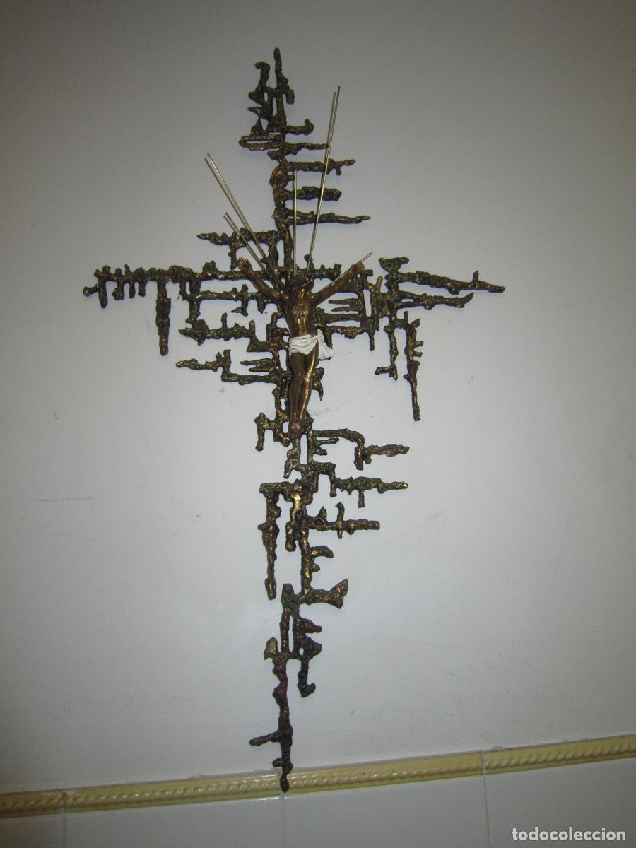 Antig&uuml;edades: CRISTO DE DALI - BRONCE DORADO Y ESMALTES 80 cm - Foto 1