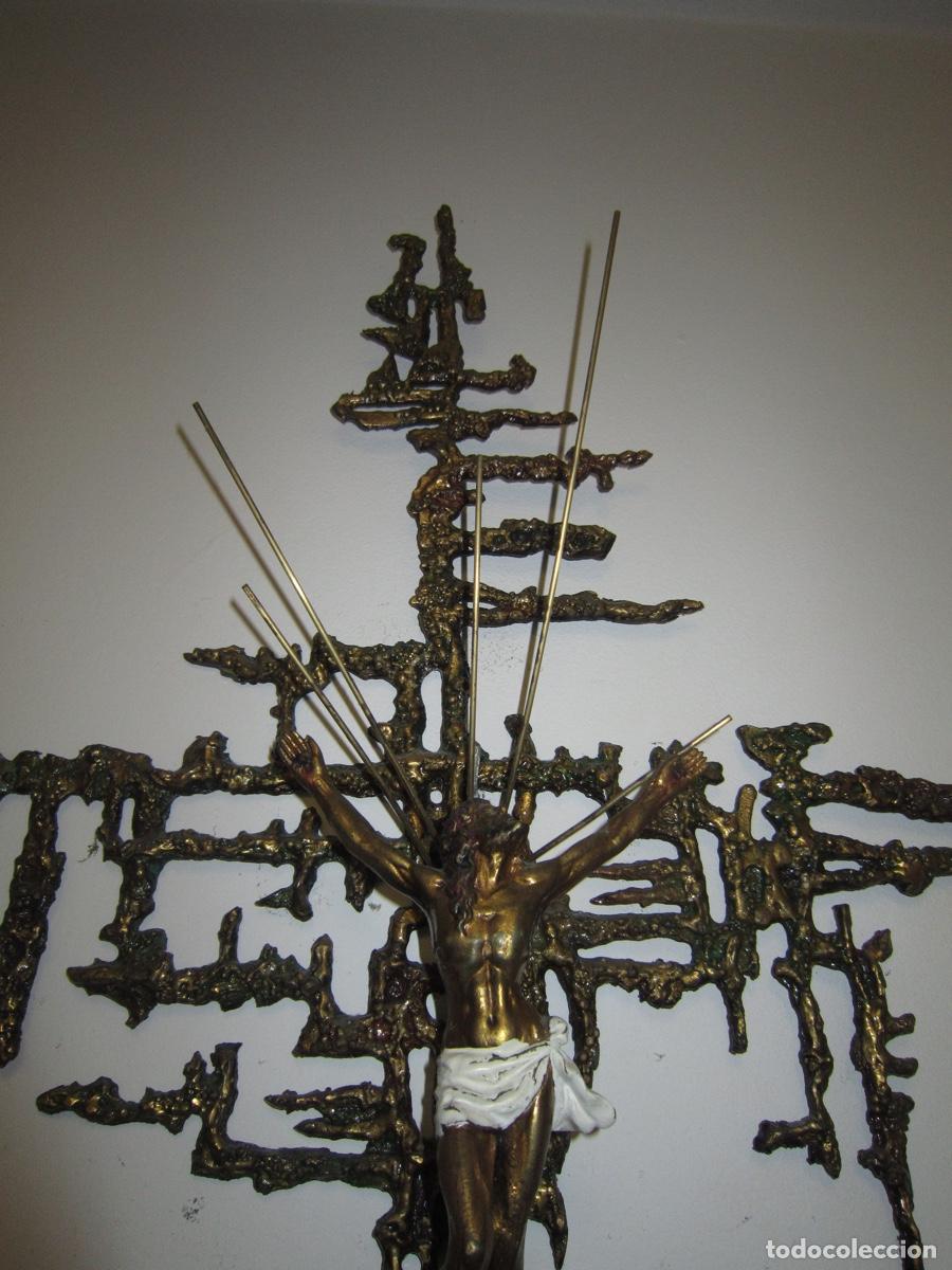 Antig&uuml;edades: CRISTO DE DALI - BRONCE DORADO Y ESMALTES 80 cm - Foto 3