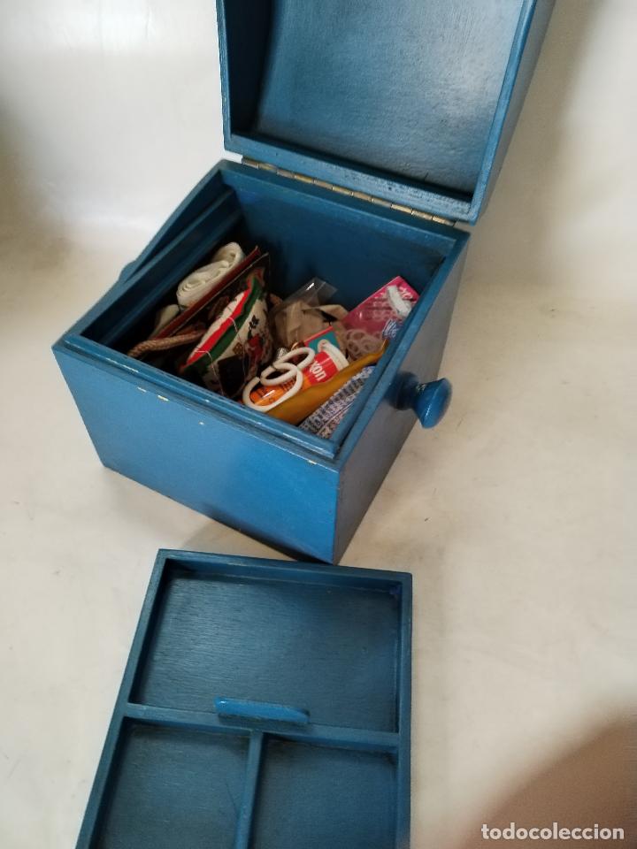 Antig&uuml;edades: antiguo costurero de madera - Foto 3