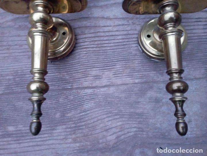 Antig&uuml;edades: PAREJA DE ELEGANTES APLIQUES DE BRONCE,DOS LUCES. - Foto 4