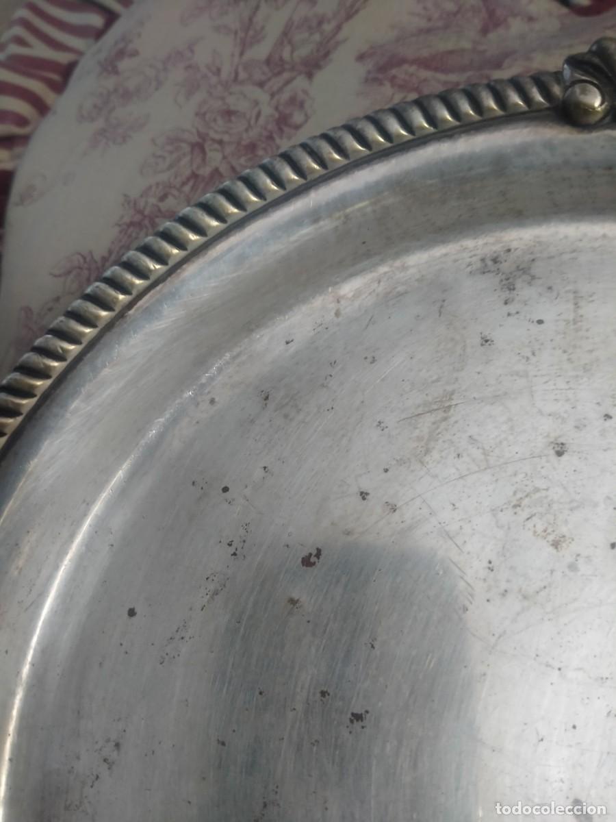 Antig&uuml;edades: Bandeja redonda de alpaca. - Foto 3