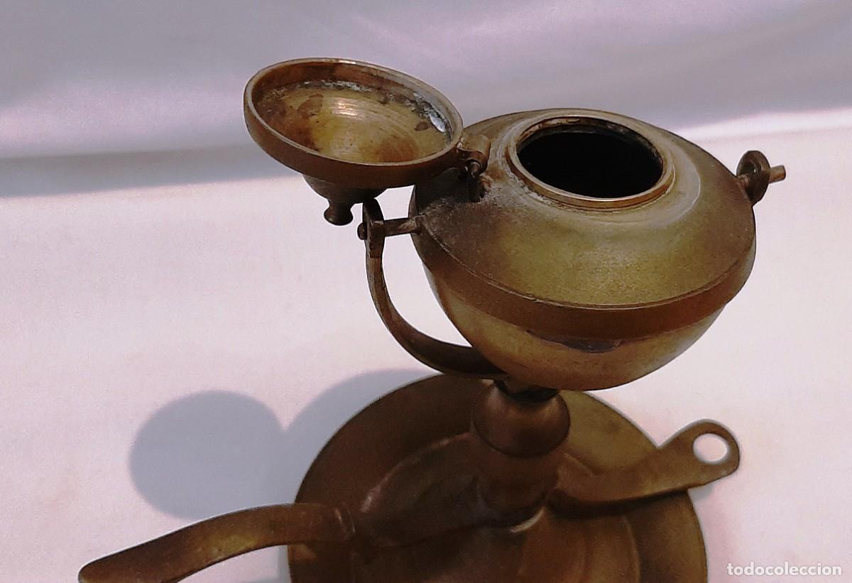 Antig&uuml;edades: Antiguo candil de aceite en bronce - Foto 4
