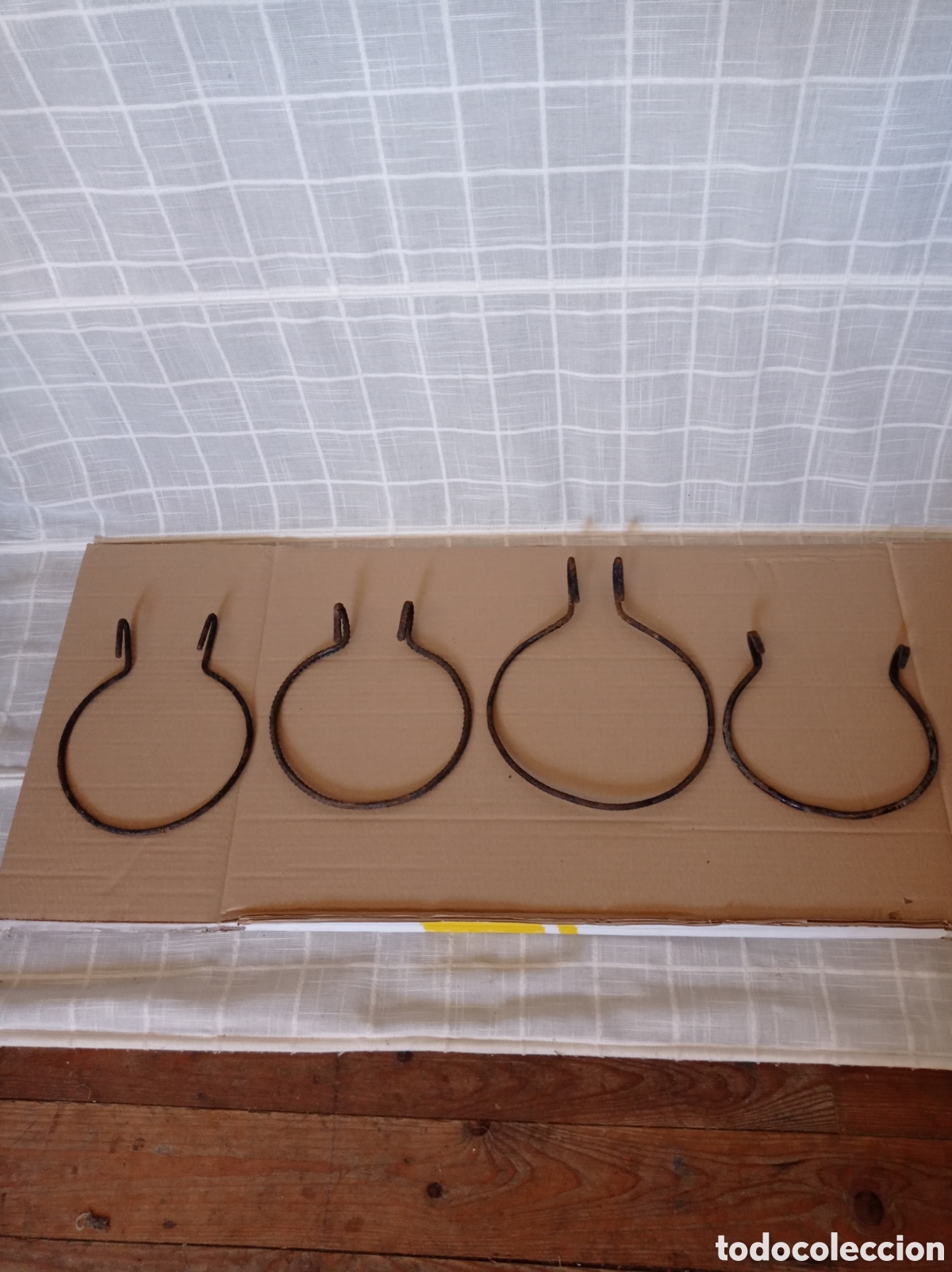 Antig&uuml;edades: LOTE 4 SOPORTES DE FORJA PARA MACETAS - Foto 1