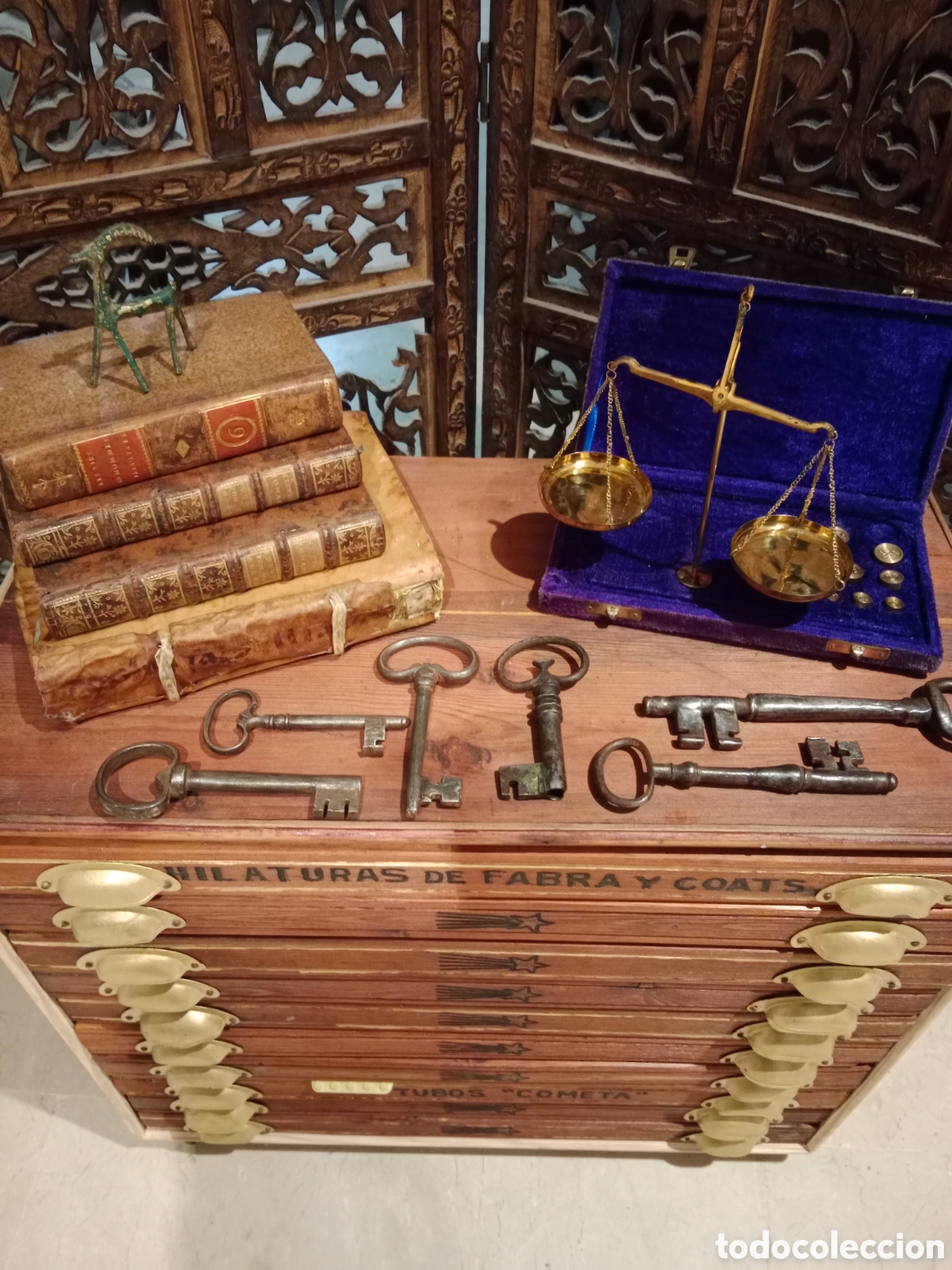 Antig&uuml;edades: Antiguo mueble expositor de 1903 - Foto 2