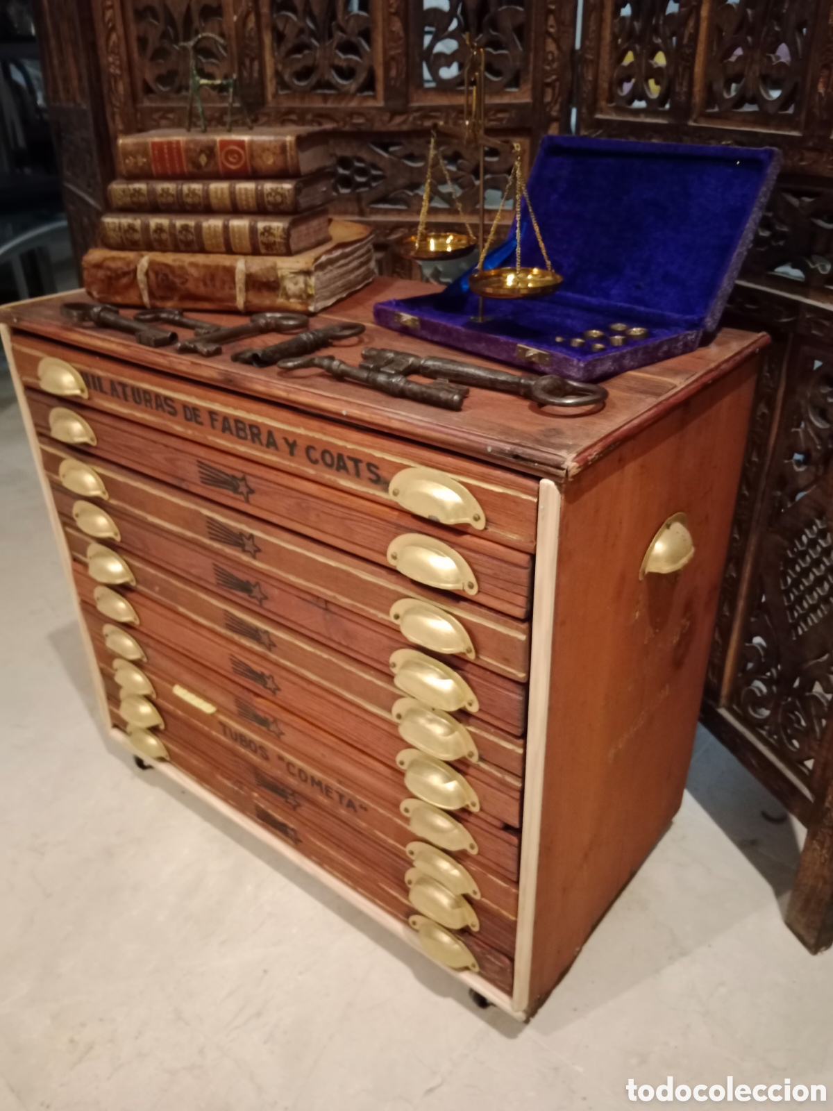 Antig&uuml;edades: Antiguo mueble expositor de 1903 - Foto 3