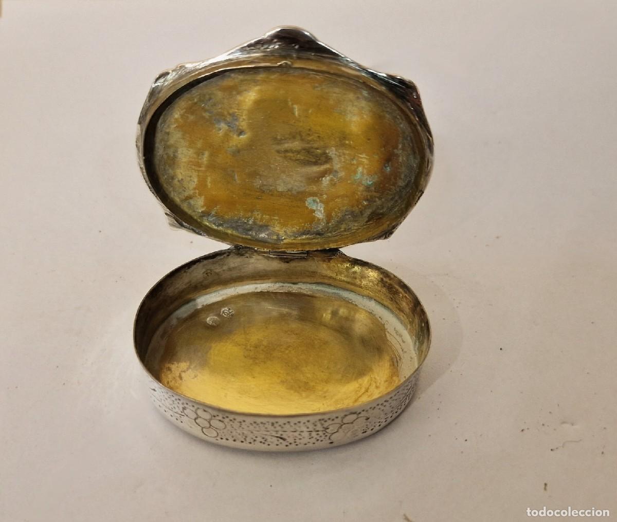 Antig&uuml;edades: Cajita tabaquera de plata - Foto 2