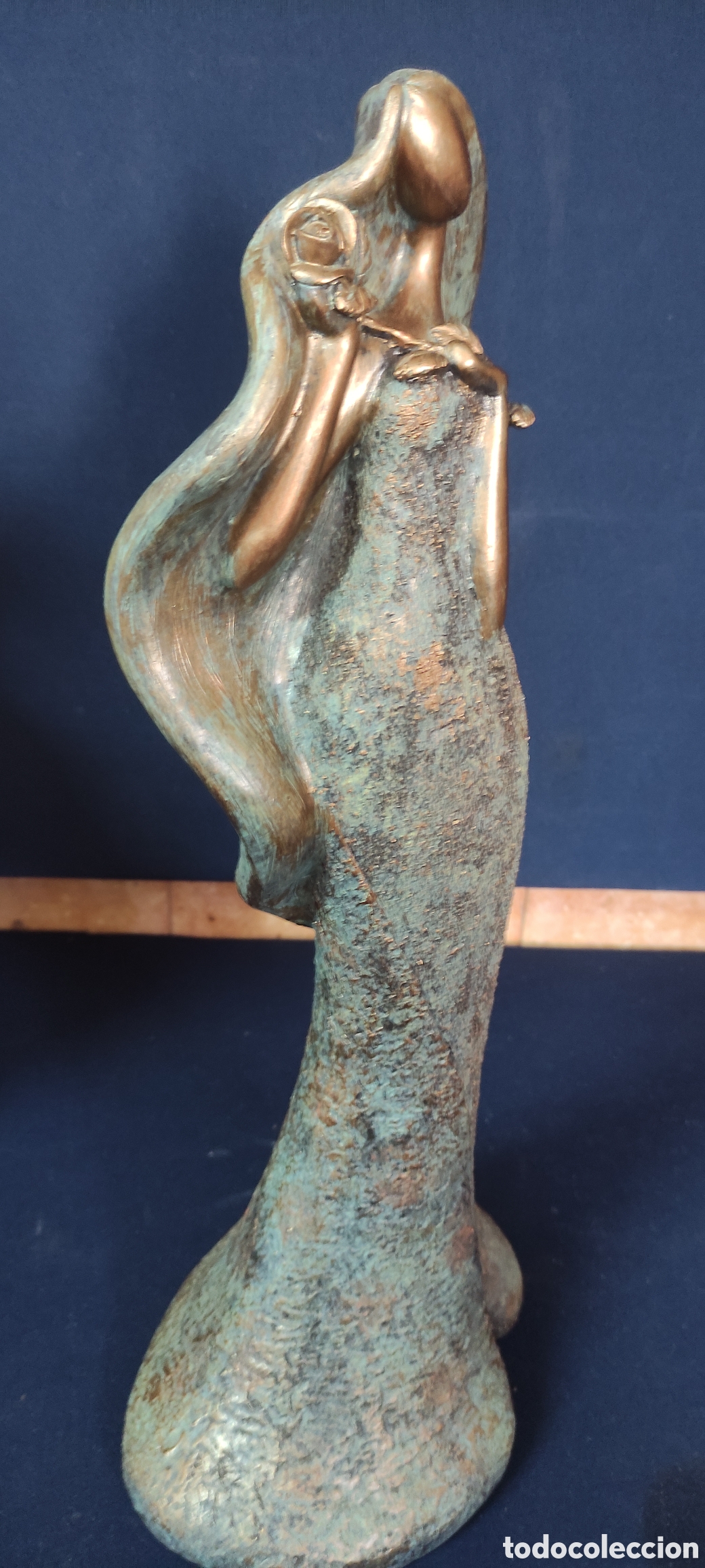 Antig&uuml;edades: FIGURA MUJER CON FLOR - Foto 2