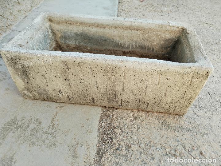 Antig&uuml;edades: macetero en piedra artificial - Foto 2