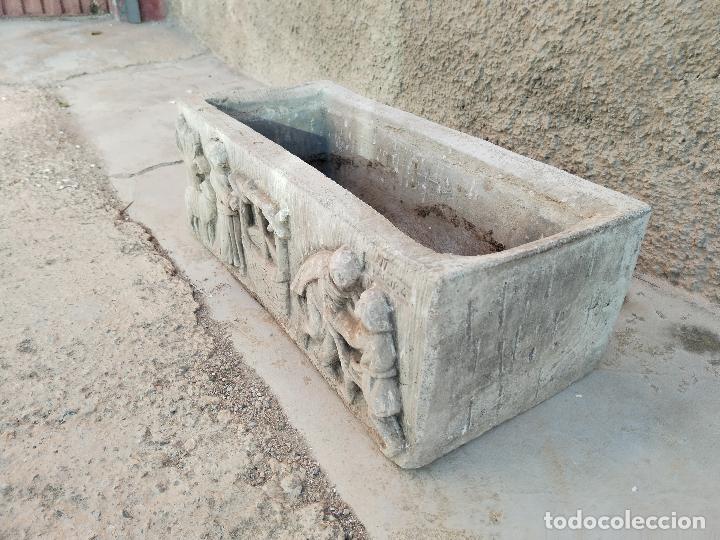 Antig&uuml;edades: macetero en piedra artificial - Foto 3
