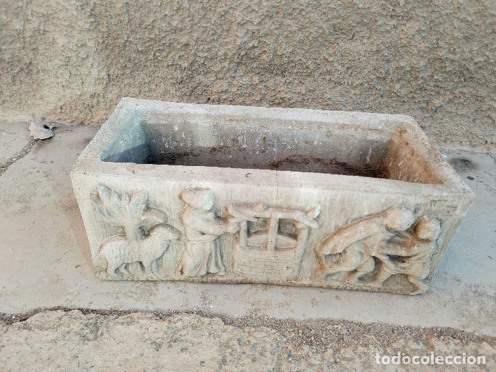Antig&uuml;edades: macetero en piedra artificial - Foto 5