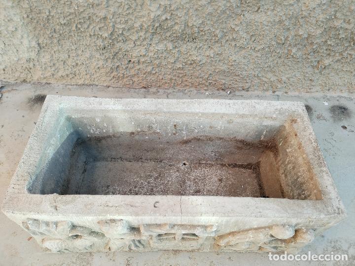 Antig&uuml;edades: macetero en piedra artificial - Foto 7