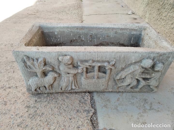 Antig&uuml;edades: macetero en piedra artificial - Foto 1