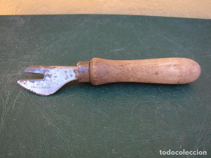 Antig&uuml;edades: 74.- Abrelatas BOJ Eibar - Foto 1