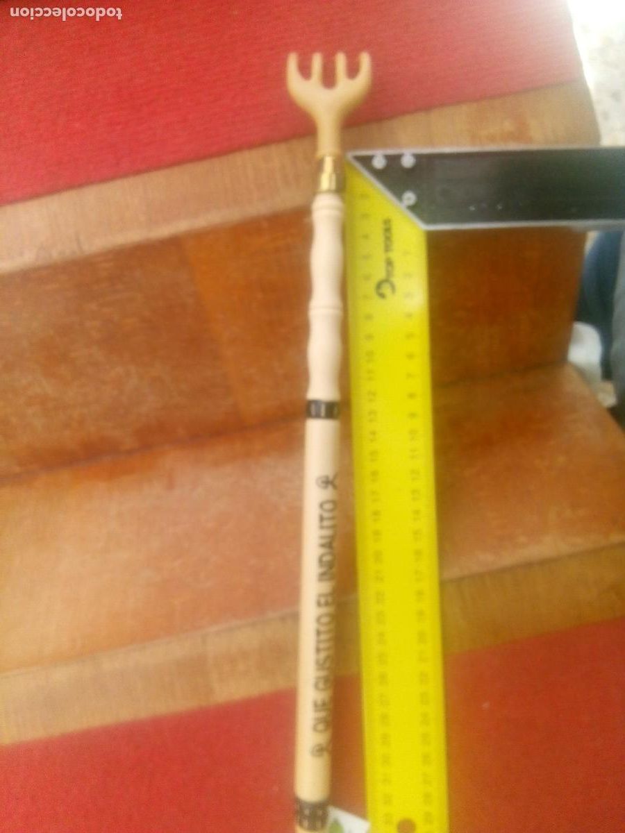 Antig&uuml;edades: RASCADOR MANO MADERA - Foto 1