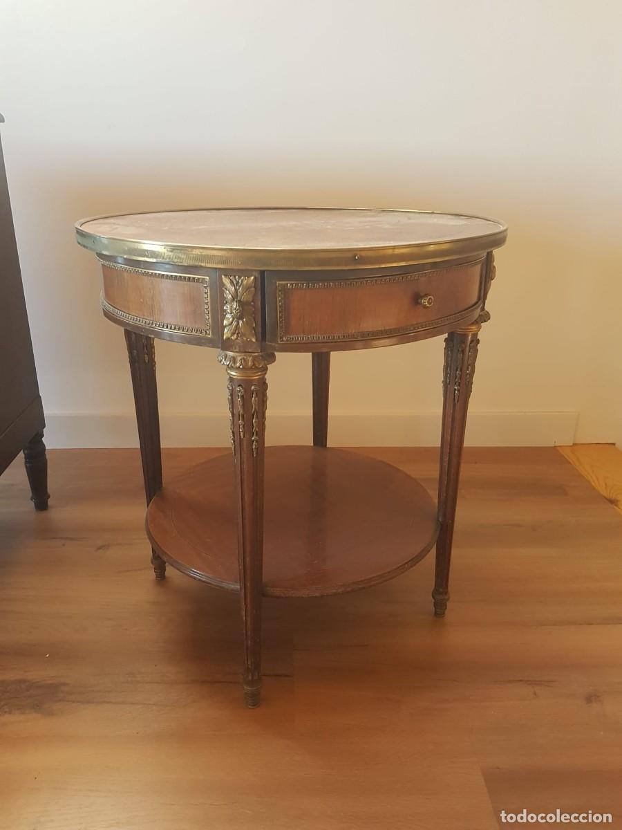 Antig&uuml;edades: Mesa auxiliar antigua estilo Luis XV - Foto 3